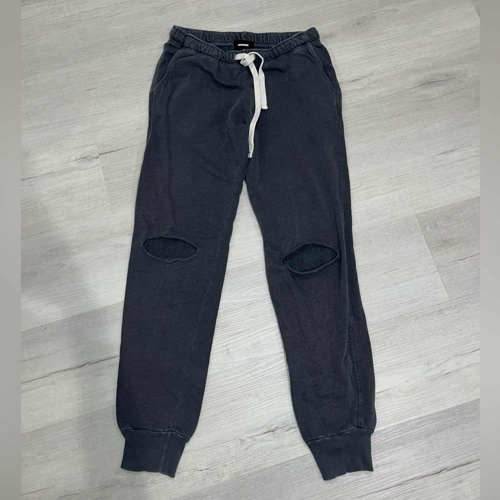 Monrow Gray Open Knee Cut Distressed Sweatpants
Size XS
